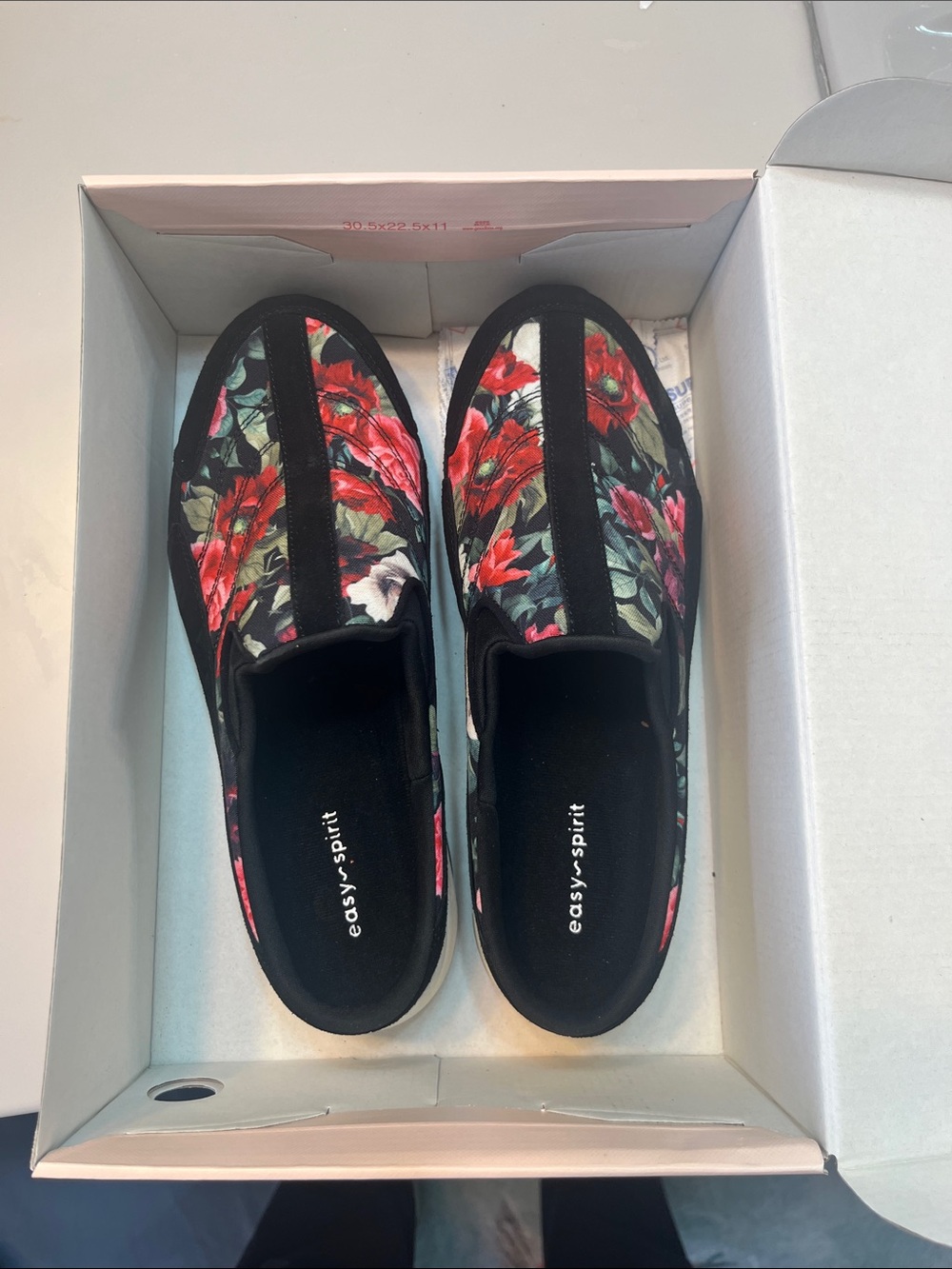 Easy Spirit New Black Floral Slip-On Sneakers with Red Accents 10 wide